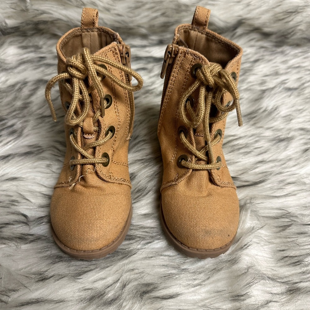 8c combat boots
